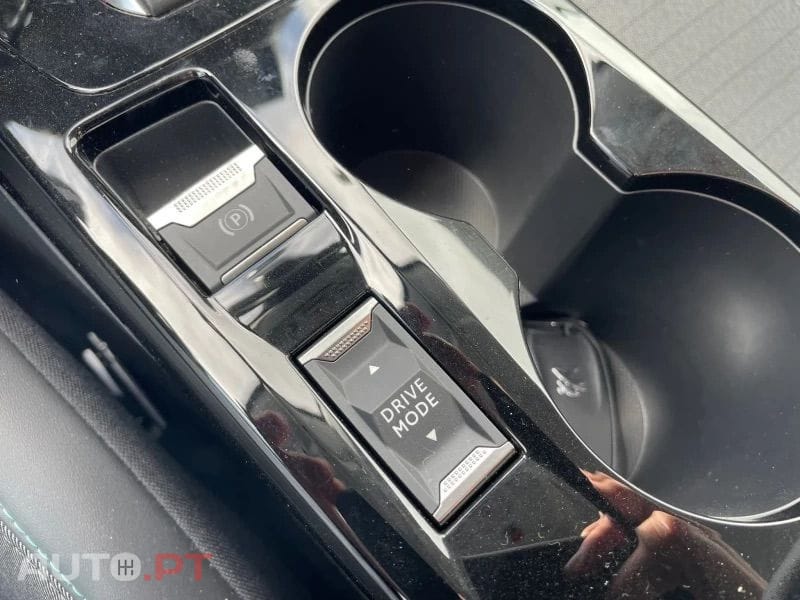 Peugeot E-208 Allure Pack Electric I.V.A DEDUTÍVEL 