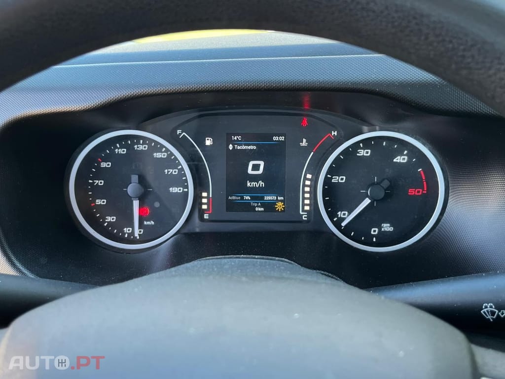 Iveco Daily BASCULA TRILATERAL