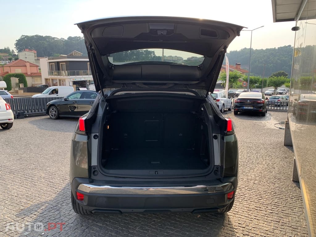 Peugeot 3008 1.5 BlueHDi Active