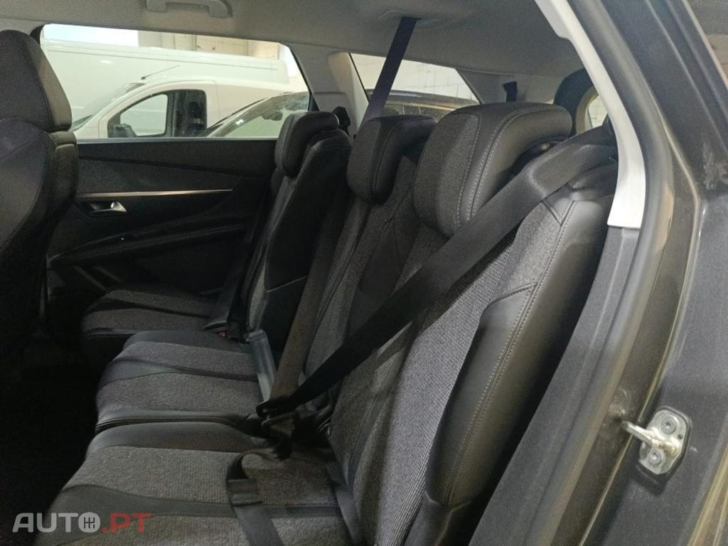 Peugeot 5008 1.5 BlueHDi Allure