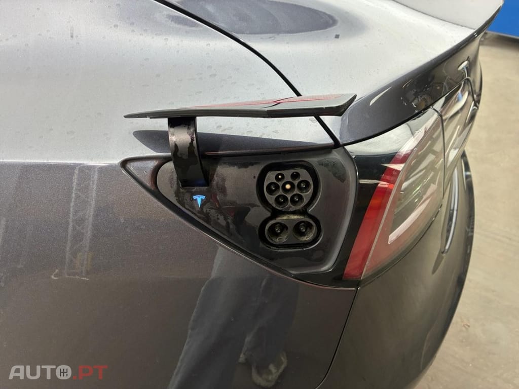 Tesla Model 3 Standard Range Plus RWD
