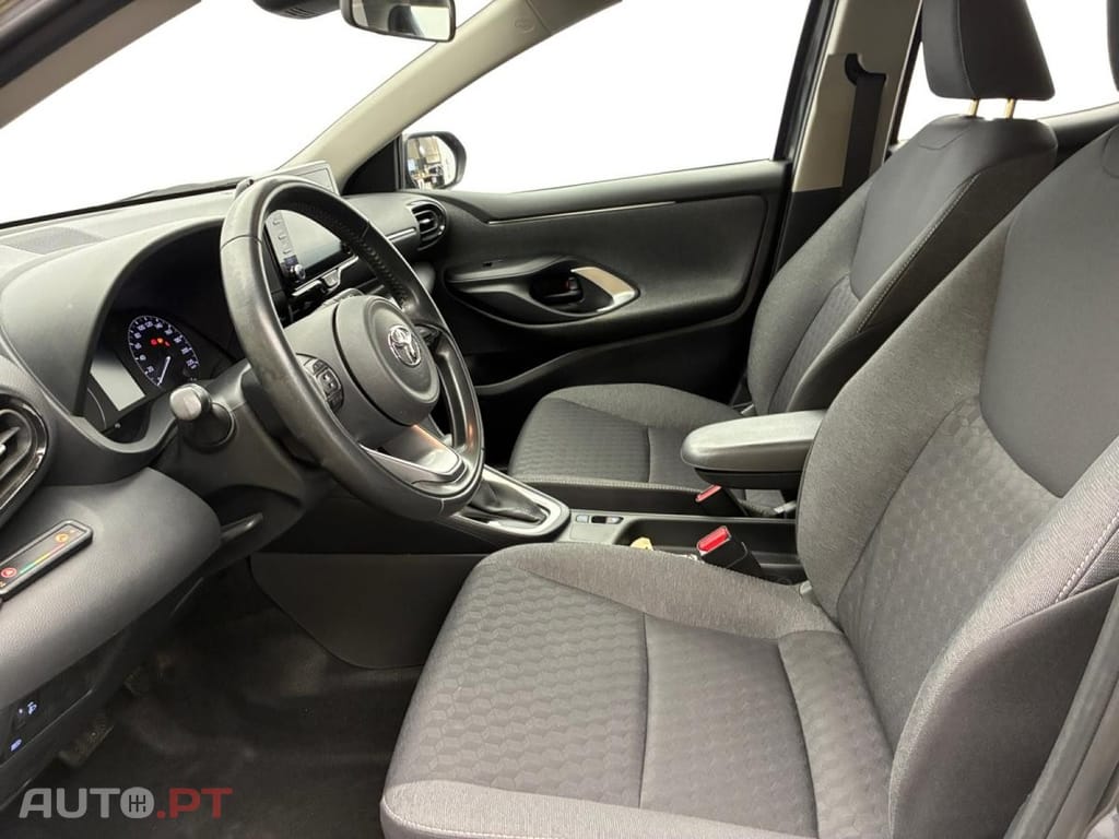 Toyota Yaris 1.5 Hybrid Dynamic Business + Stage Academy