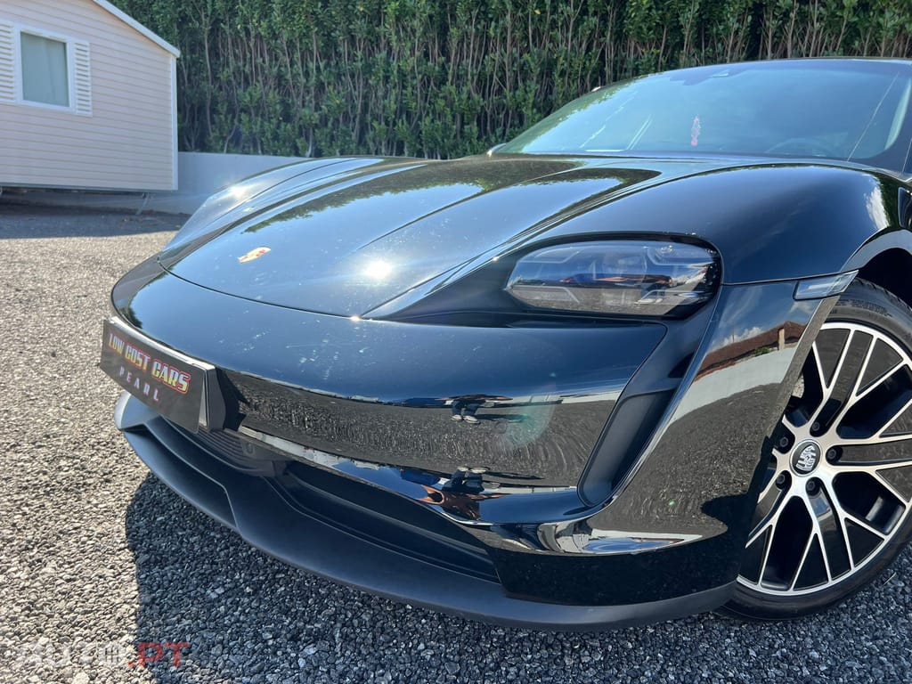 Porsche Taycan 4S