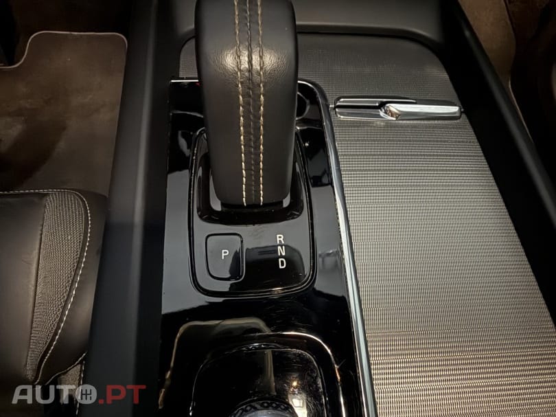 Volvo XC60 2.0 B4 R-Design Geartronic