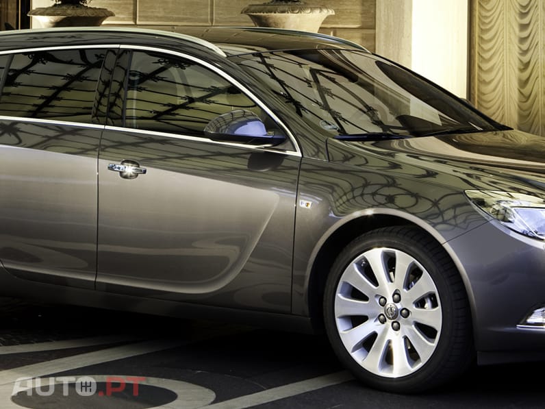Opel Insignia 2.0 TDCi Sports Tourer - 10