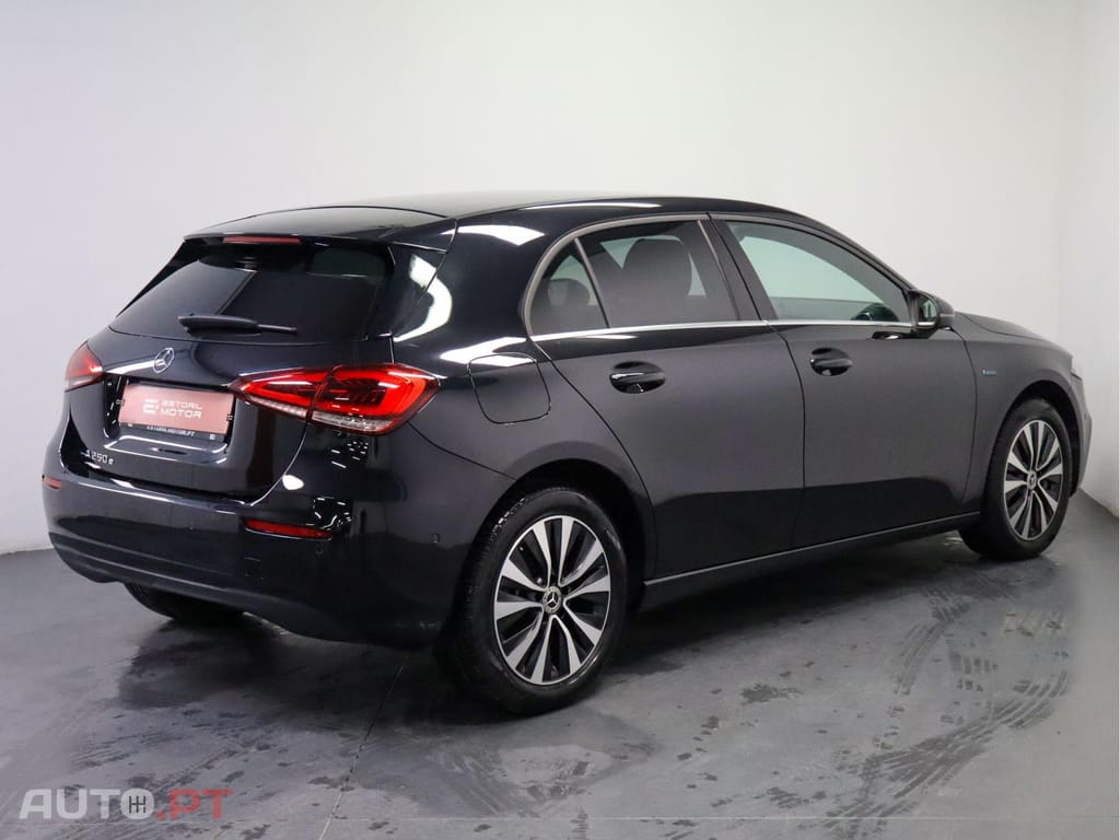 Mercedes-Benz A 250 e Auto