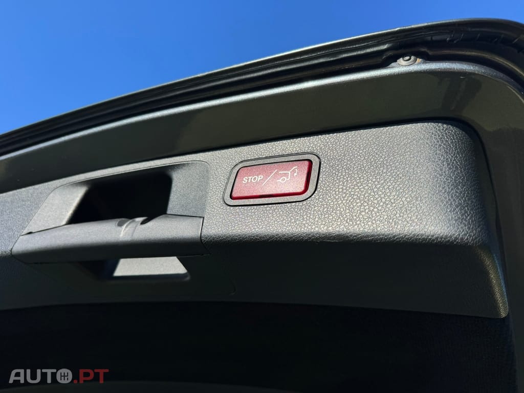 Mercedes-Benz E 220 d AMG Line