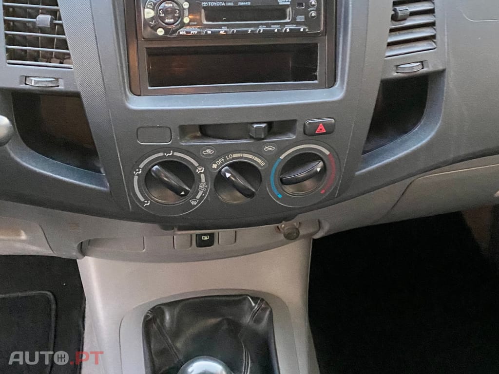 Toyota Hilux 2.5 D-4D 2WD CE PM+AC