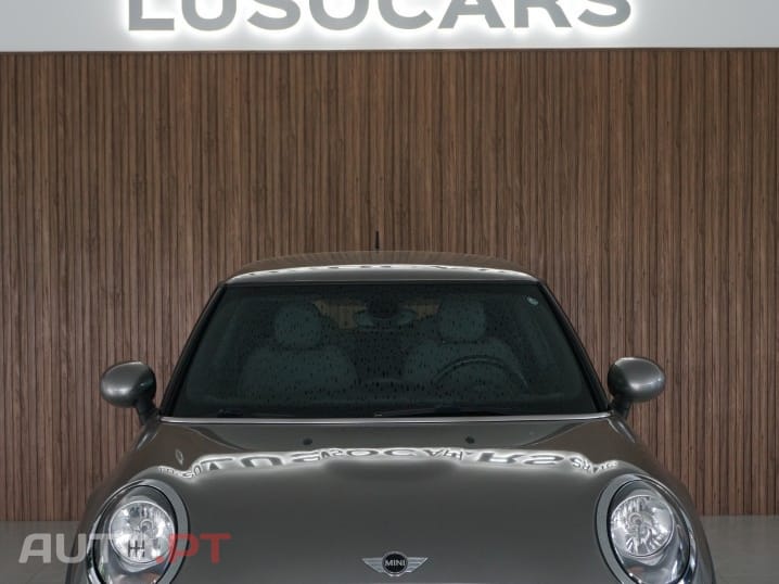 MINI Cooper One Blackyard