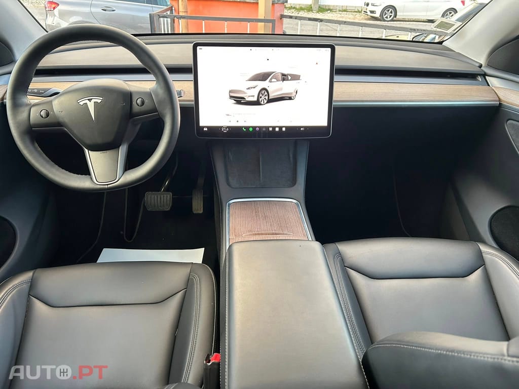 Tesla Model Y Standard RWD