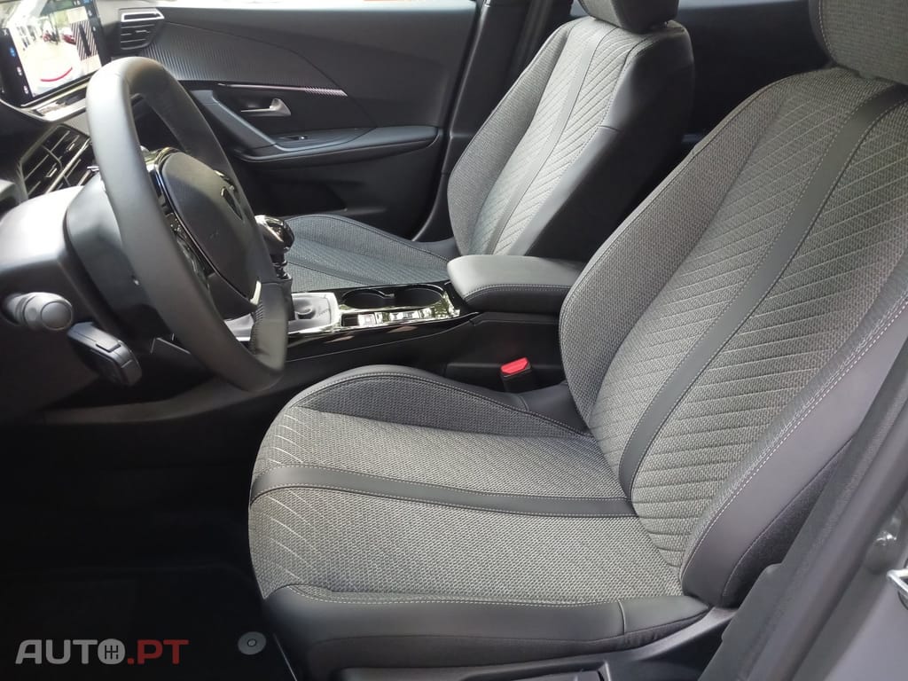Peugeot 2008 1.2 PureTech Allure Pack