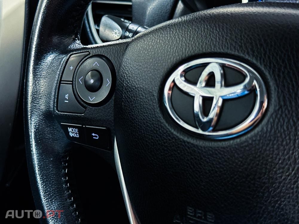 Toyota Corolla 1.4 D-4D Exclusive +Navi MM