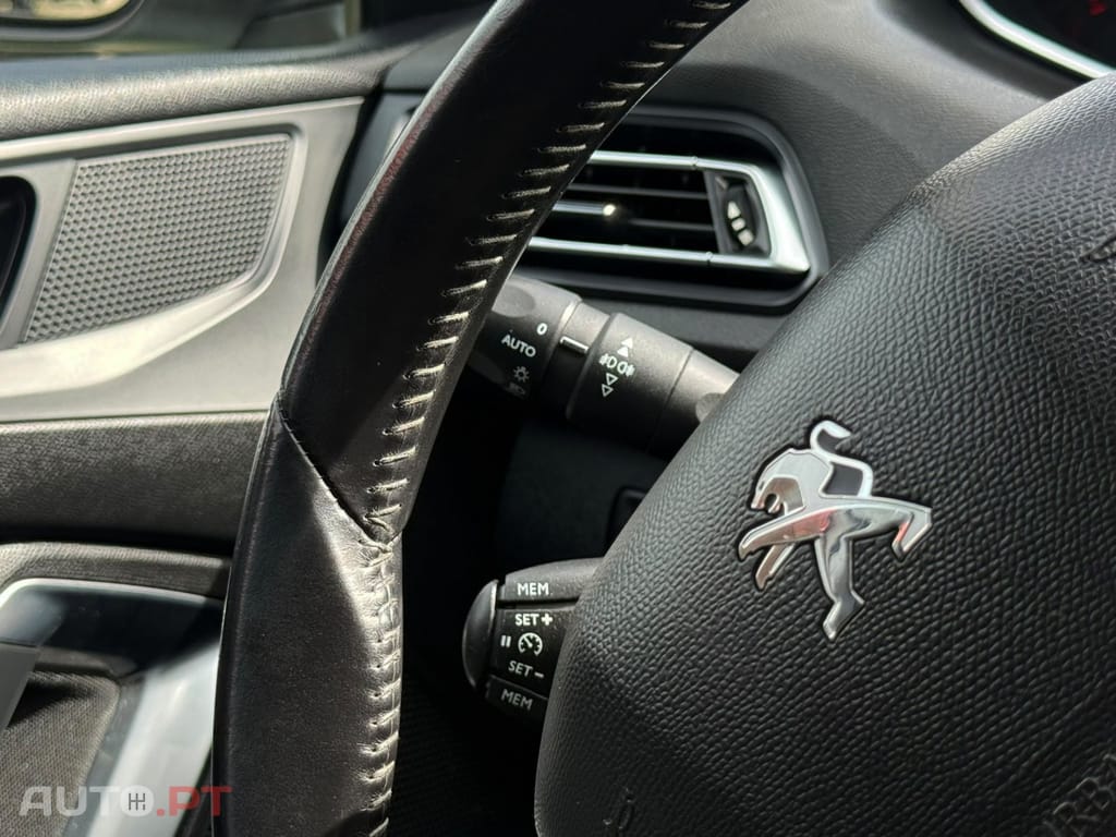 Peugeot 308 1.6 BlueHDi Allure J17