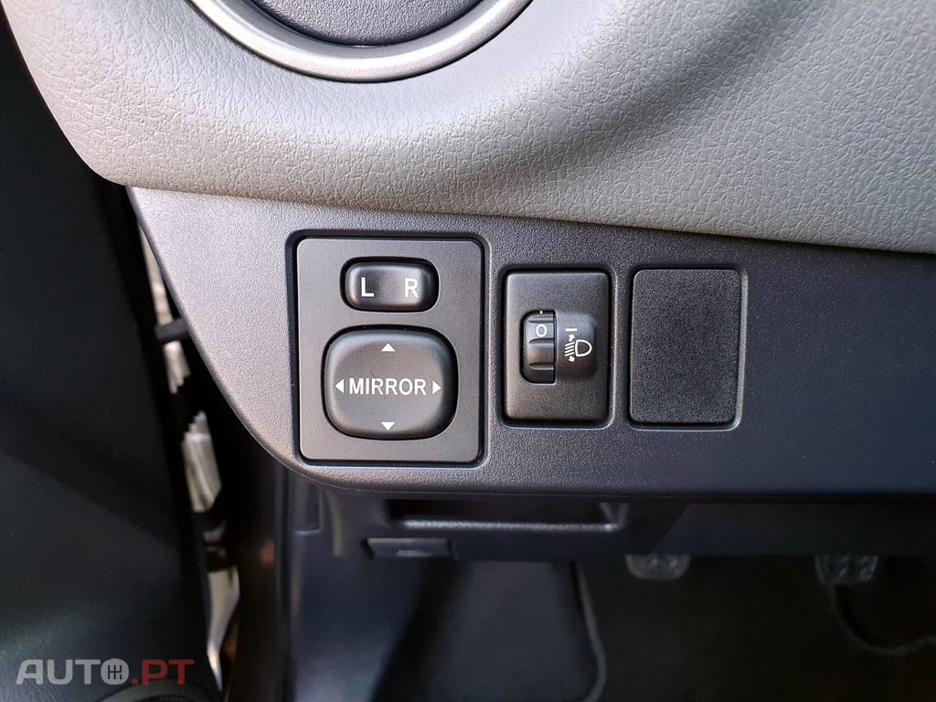 Toyota Yaris 1.0 VVT-i Comfort+Pack Style+Pack Techno+Navi