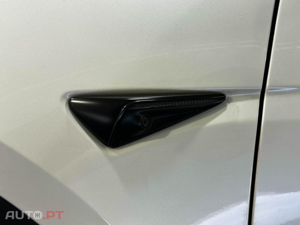 Tesla Model Y Long Range Dual Motor AWD