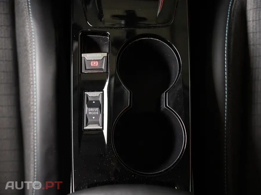 Peugeot E-2008 50 kWh Allure Pack