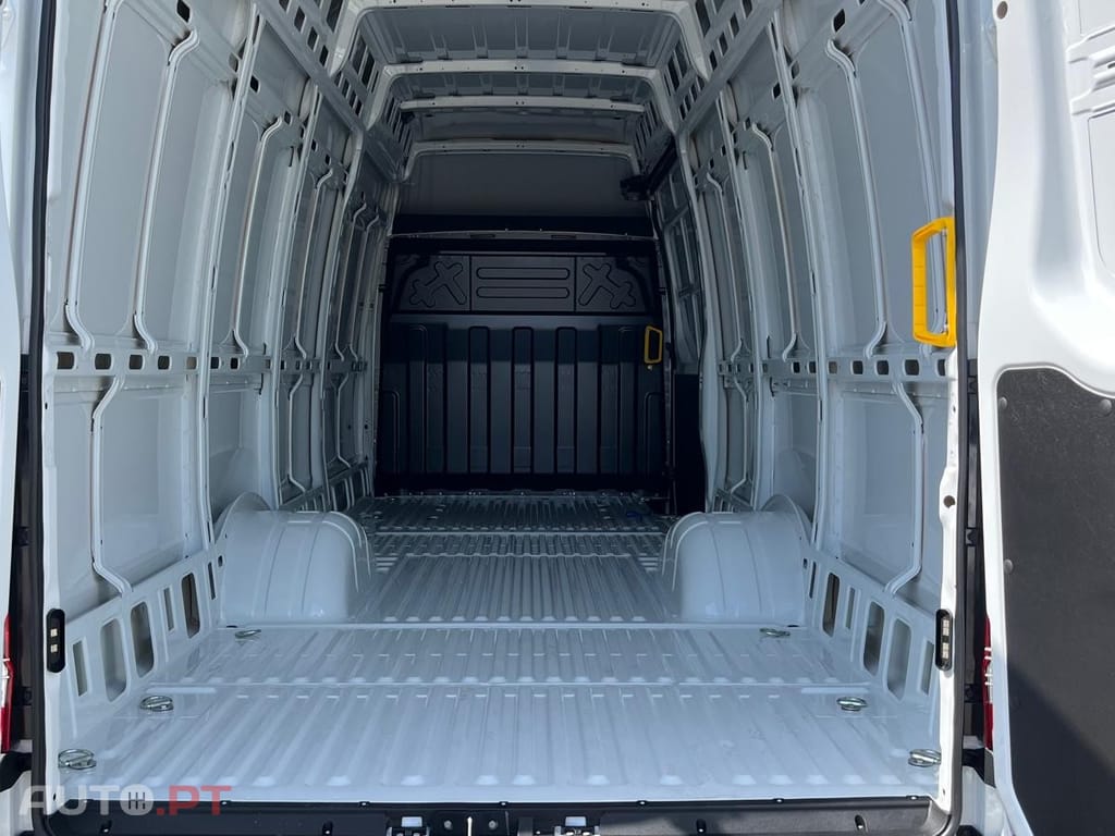 Iveco Daily 3.0 35C18HV 4100 18m3