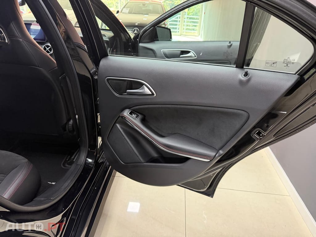 Mercedes-Benz A 180 AMG Line
