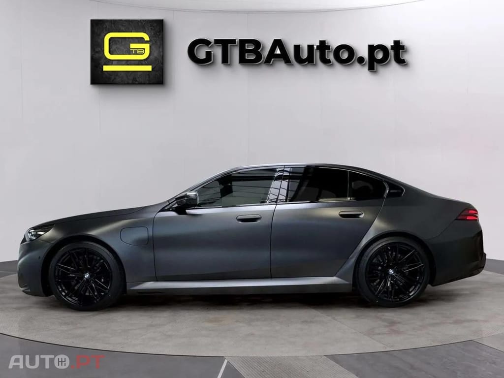 BMW M5 Drivers B&W I.V.A DEDUTÍVEL 