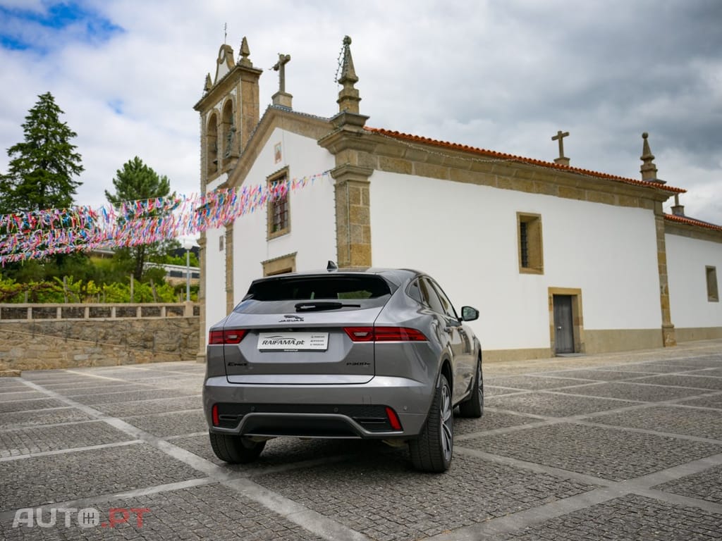 Jaguar E-Pace 1.5 P300e R-Dynamic SE AWD Aut.