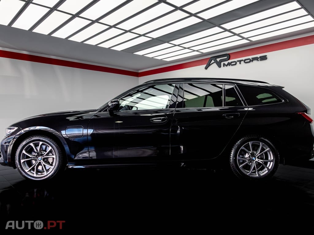 BMW 330 e Touring Line Sport Auto
