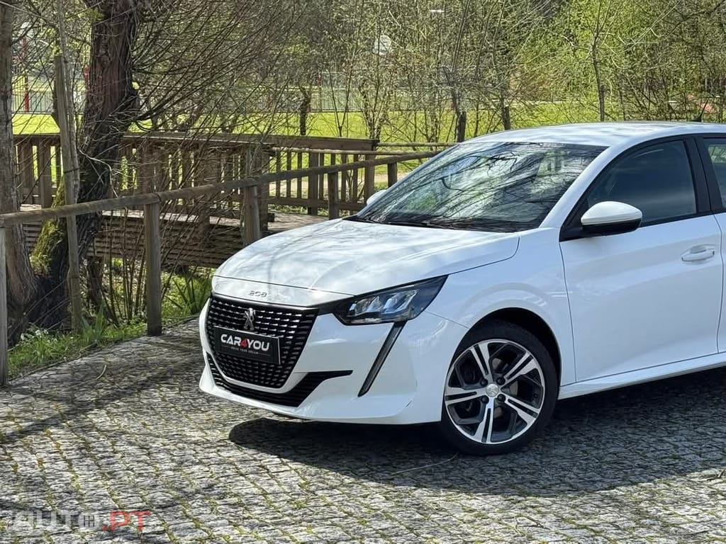 Peugeot 208 1.2 PureTech Allure EAT8