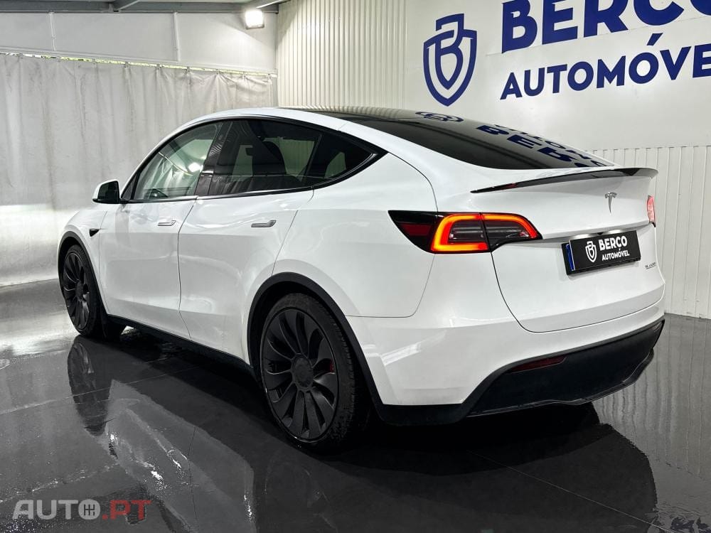 Tesla Model Y Performance Dual Motor AWD