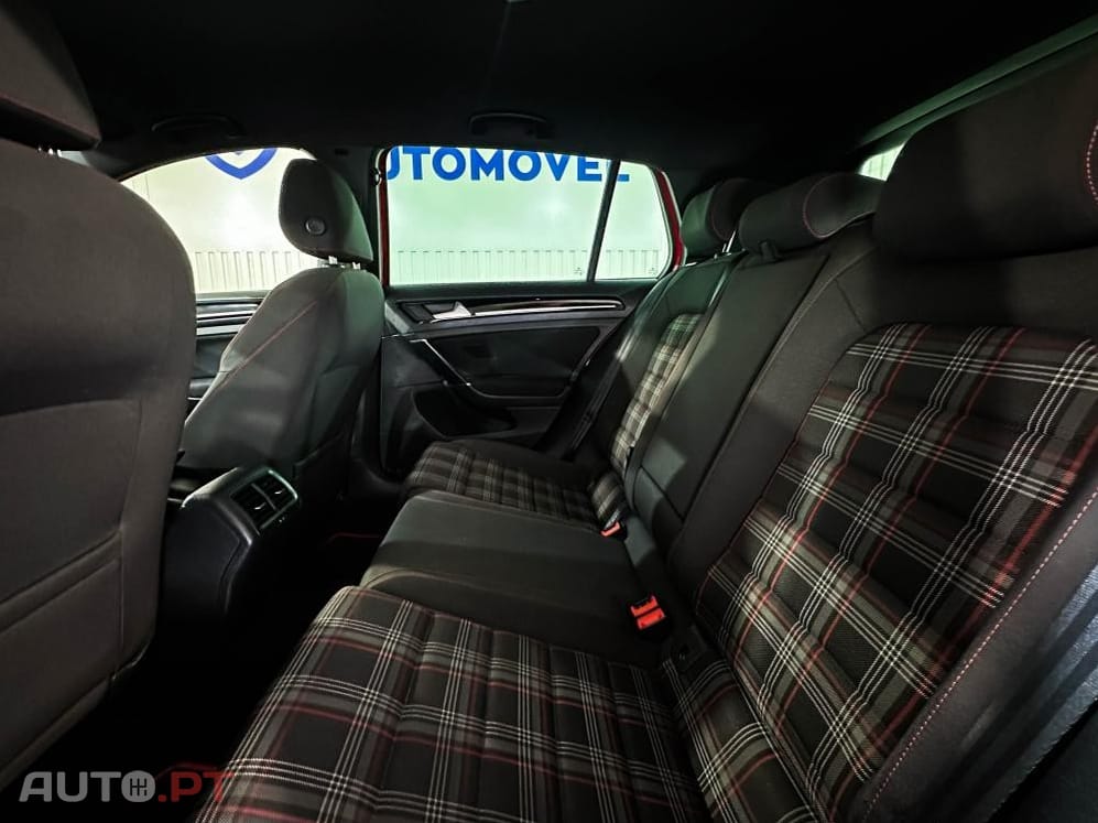 Volkswagen Golf 2.0 TSi GTi DSG Performance