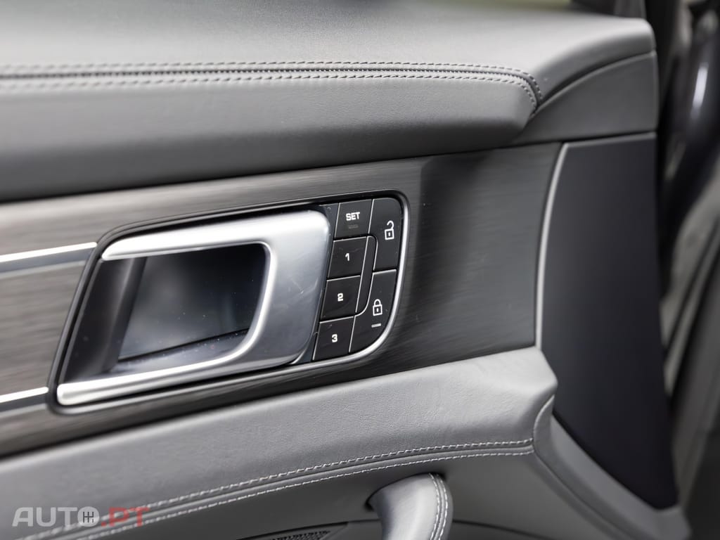 Porsche Panamera 4 E-Hybrid Platinum Edition PDLS