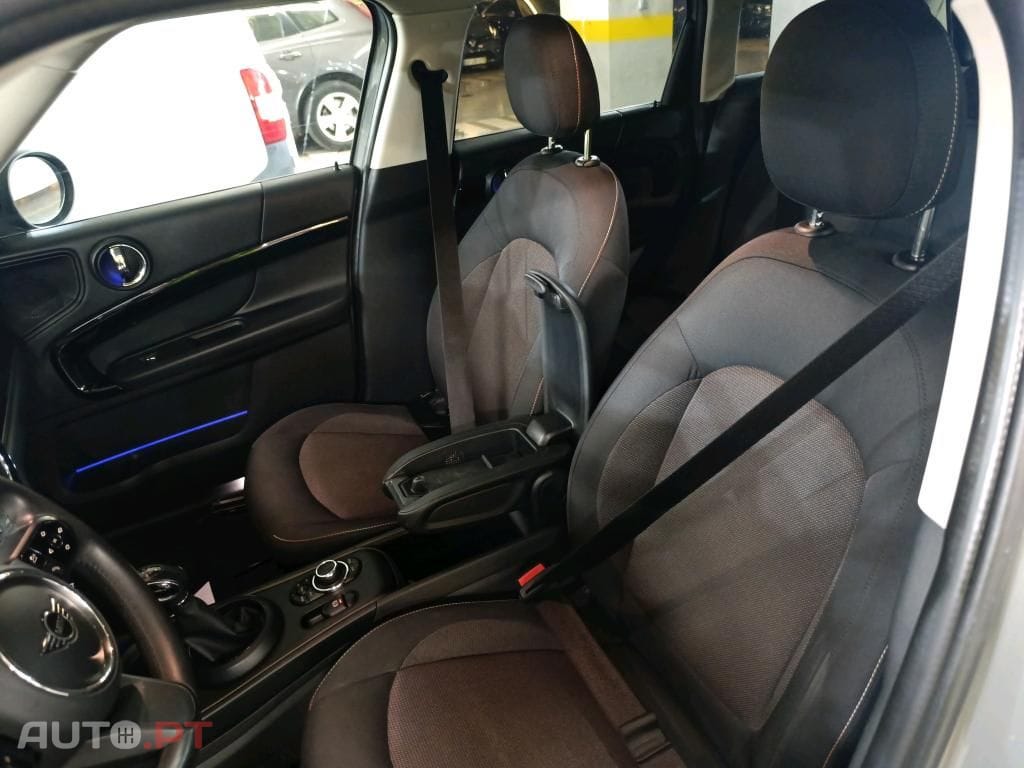 MINI Countryman Cooper SE Premium Essential Auto