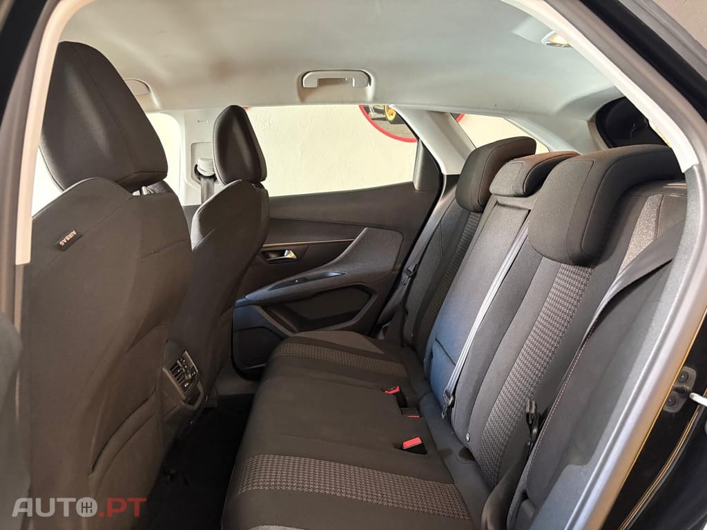 Peugeot 3008 1.5 BlueHDi Active