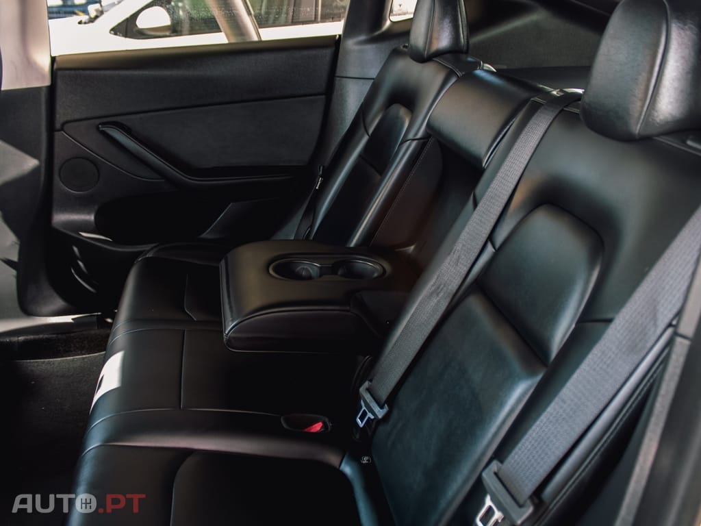 Tesla Model Y Long Range Dual Motor AWD