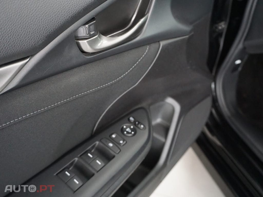 Honda Civic 1.0 i-VTEC Elegance