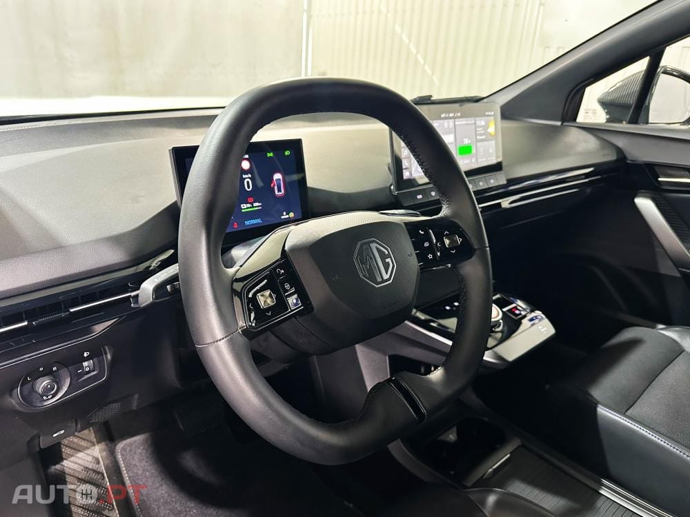 MG MG4 77 kWh Extended Range Luxury