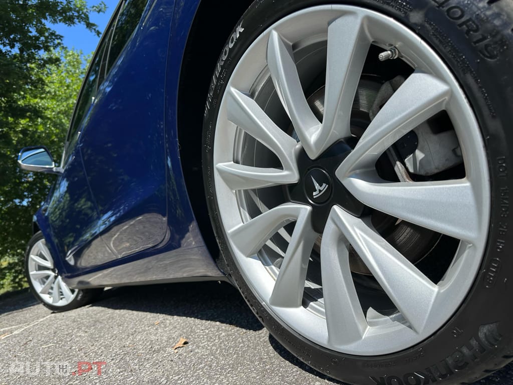 Tesla Model 3 Long-Range Dual Motor AWD