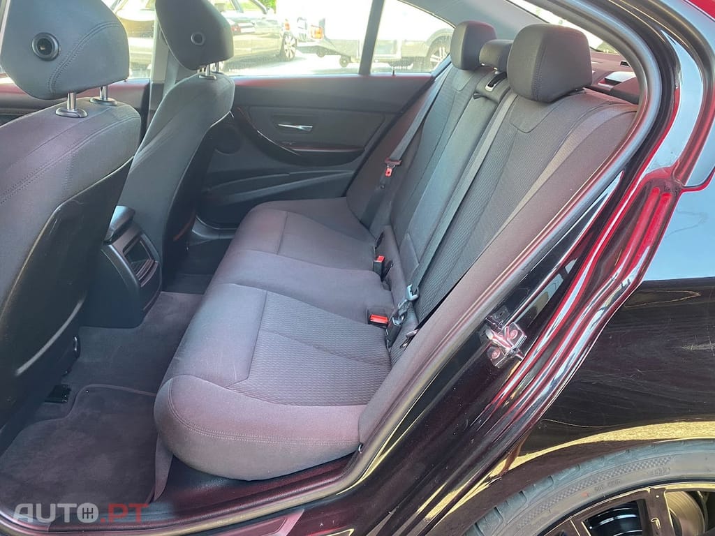 BMW 320 d EfficientDynamics Line Sport Auto