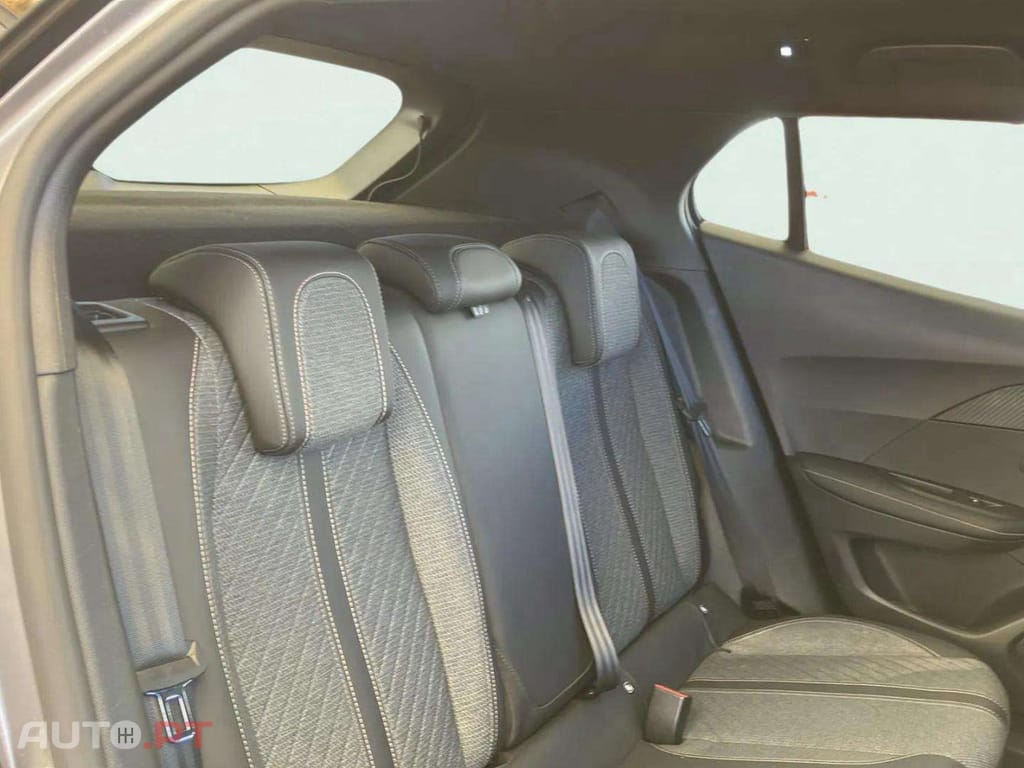 Peugeot 2008 1.2 PureTech Allure