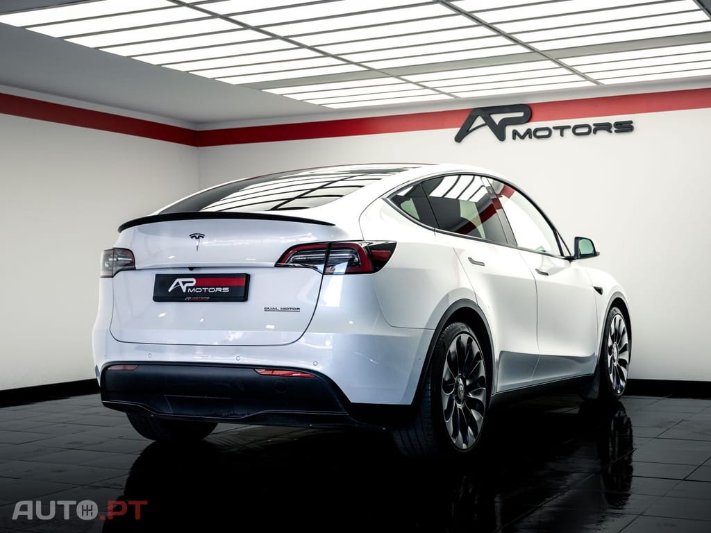 Tesla Model Y Performance Dual Motor AWD