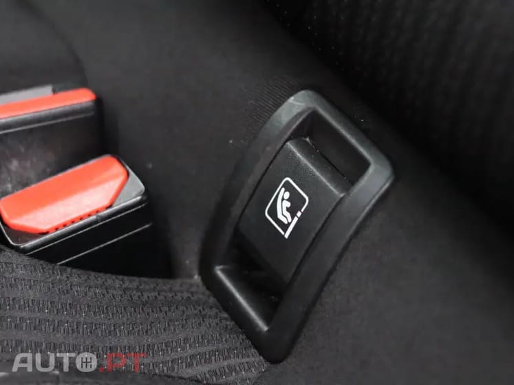 Renault Mégane 1.5 Blue dCi Limited EDC — fotografia 18