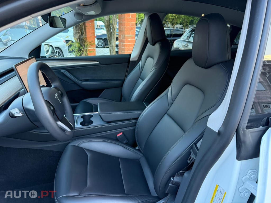 Tesla Model Y RWD