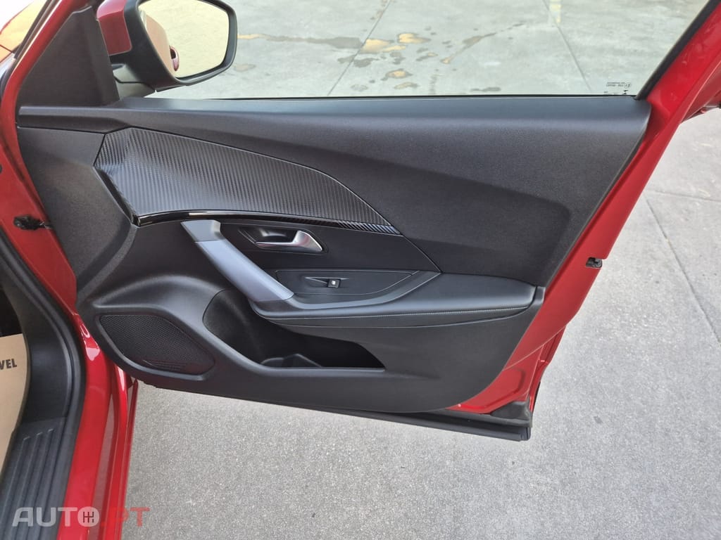 Peugeot 2008 1.2 PureTech Allure Pack