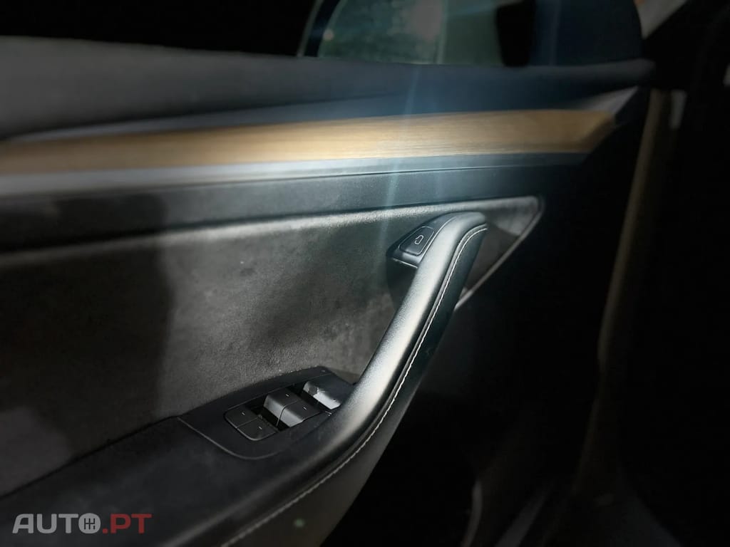 Tesla Model Y RWD
