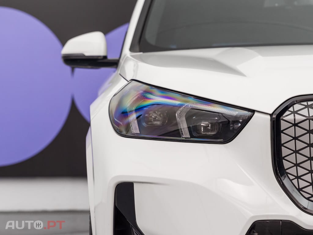 BMW iX1 eDrive20 Pack Desportivo M Pro