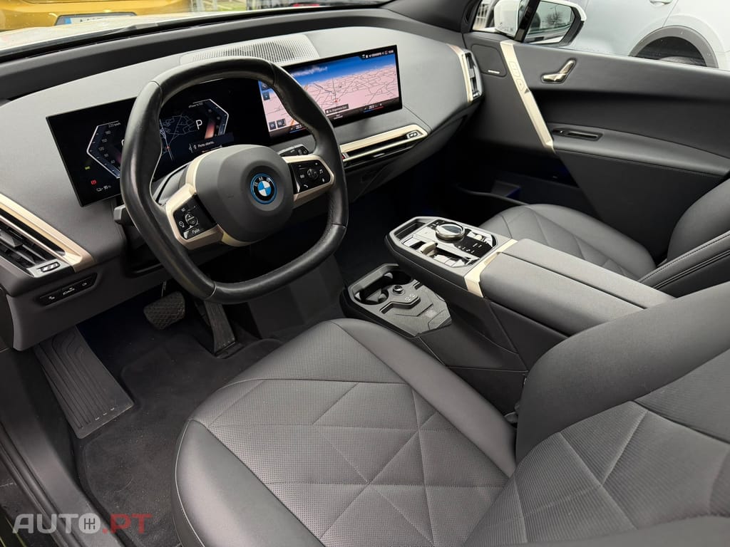 BMW iX xDrive 40 Pack Desportivo
