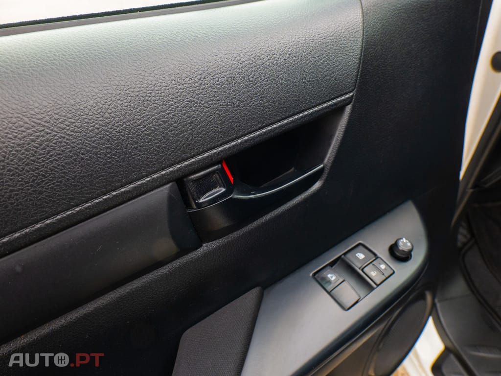 Toyota Hilux 2.4 D-4D 4WD CS CM