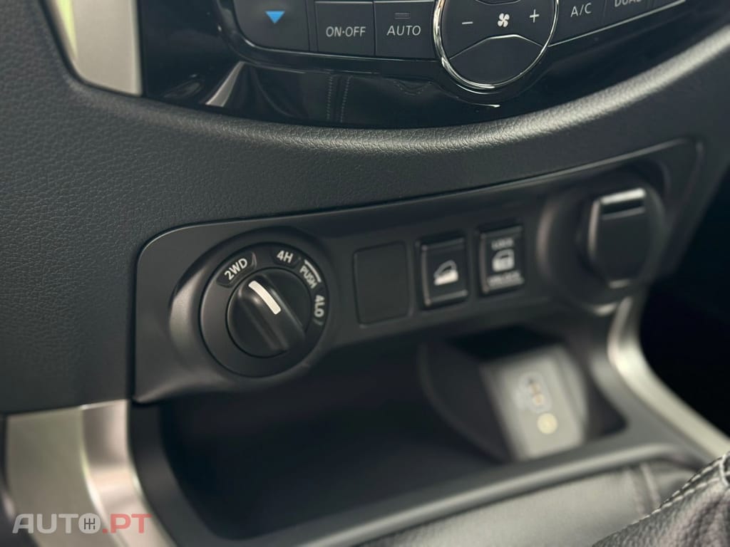 Nissan Navara 2.3 dCi CD 4WD N-Connecta Nav