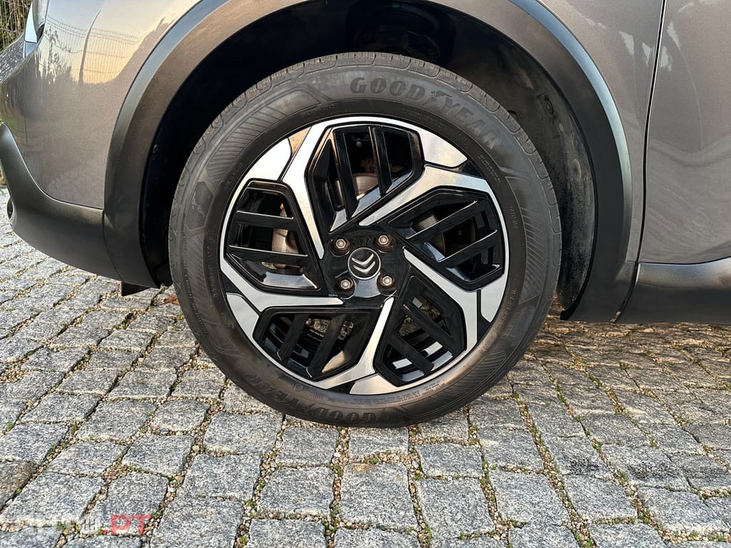 Citroen C4 PureTech 130 SHINE