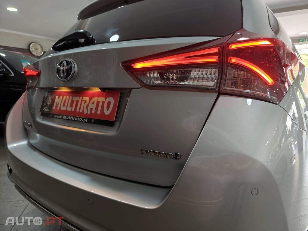 Toyota Auris Touring Sports 1.8 HSD Exclusive+Navi
