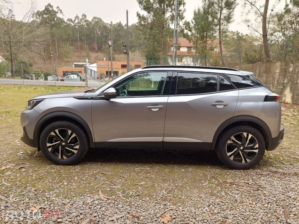 Peugeot E-2008 50 kWh Allure Pack