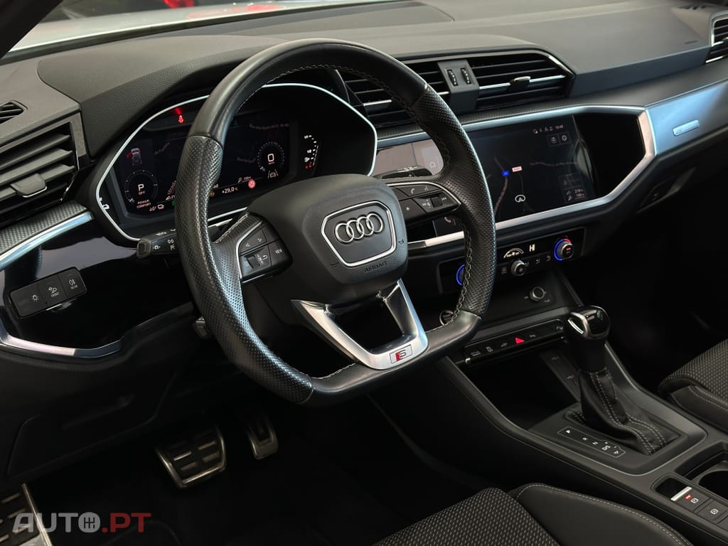 Audi Q3 45 TFSIe S line S tronic